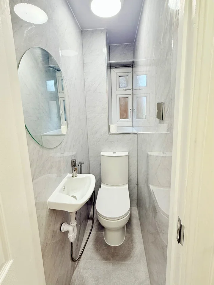 Room Cowbridge Lane in Greater London