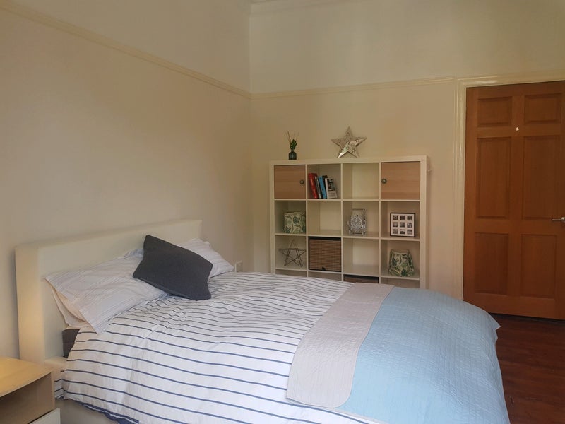 Room Golfhill Drive in Glasgow