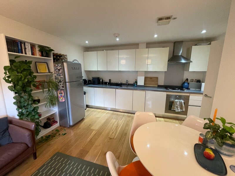 Flat Collent Street in Greater London