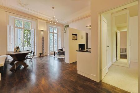 Flat Linden Gardens in Greater London