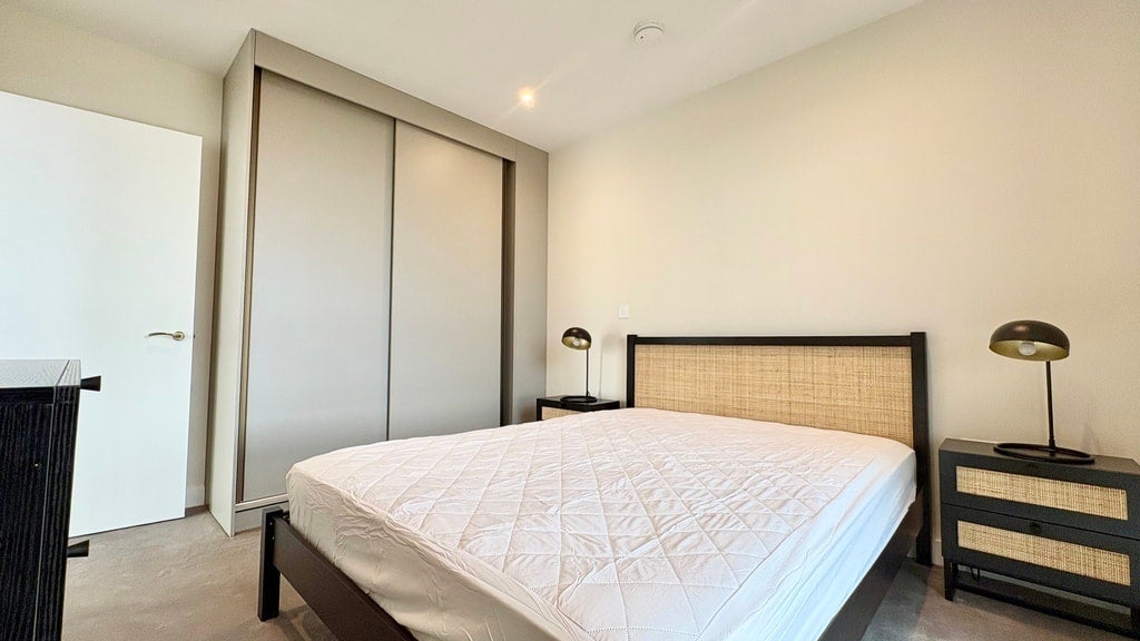 Flat Bodley Way in Greater London