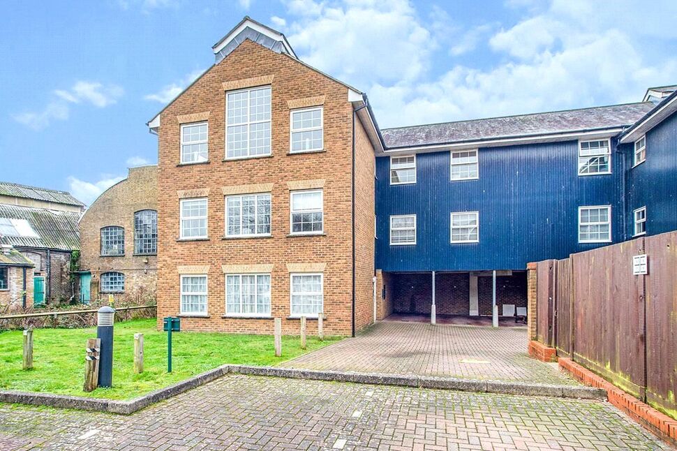 Flat Fourdrinier Way in Dacorum