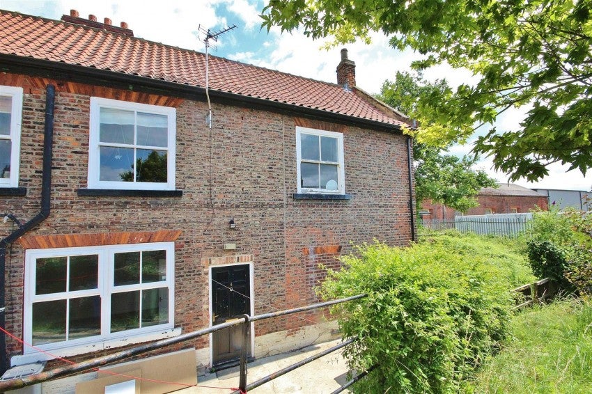Flat Ousegate in Selby