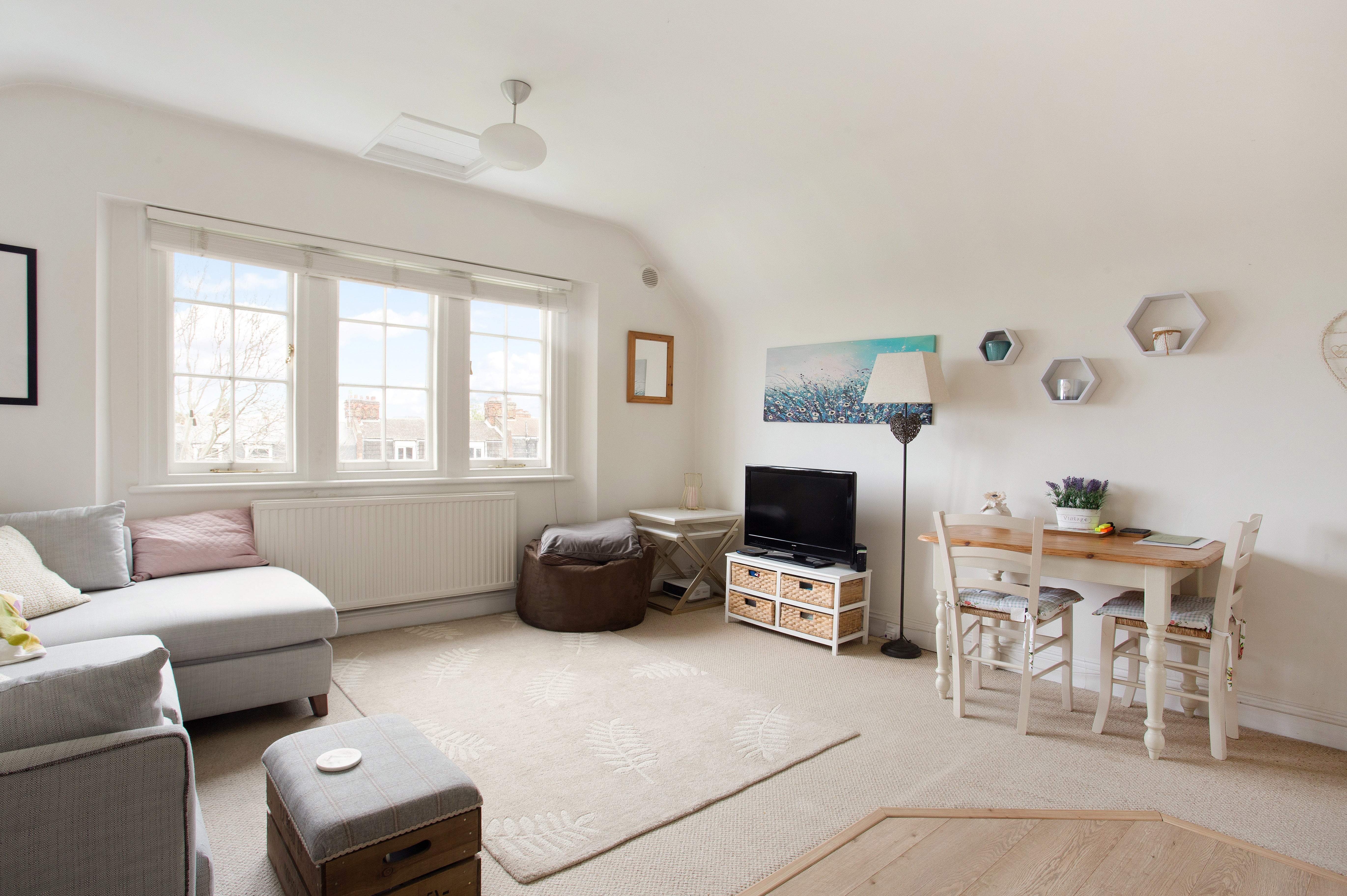 Flat Telford Avenue in Greater London