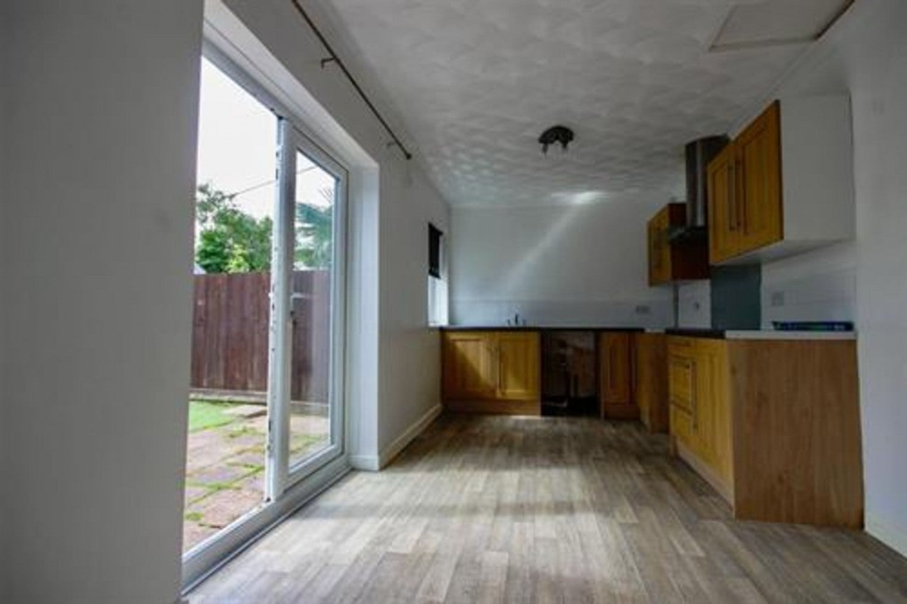 House Llwynon Crescent in Croespen-maen