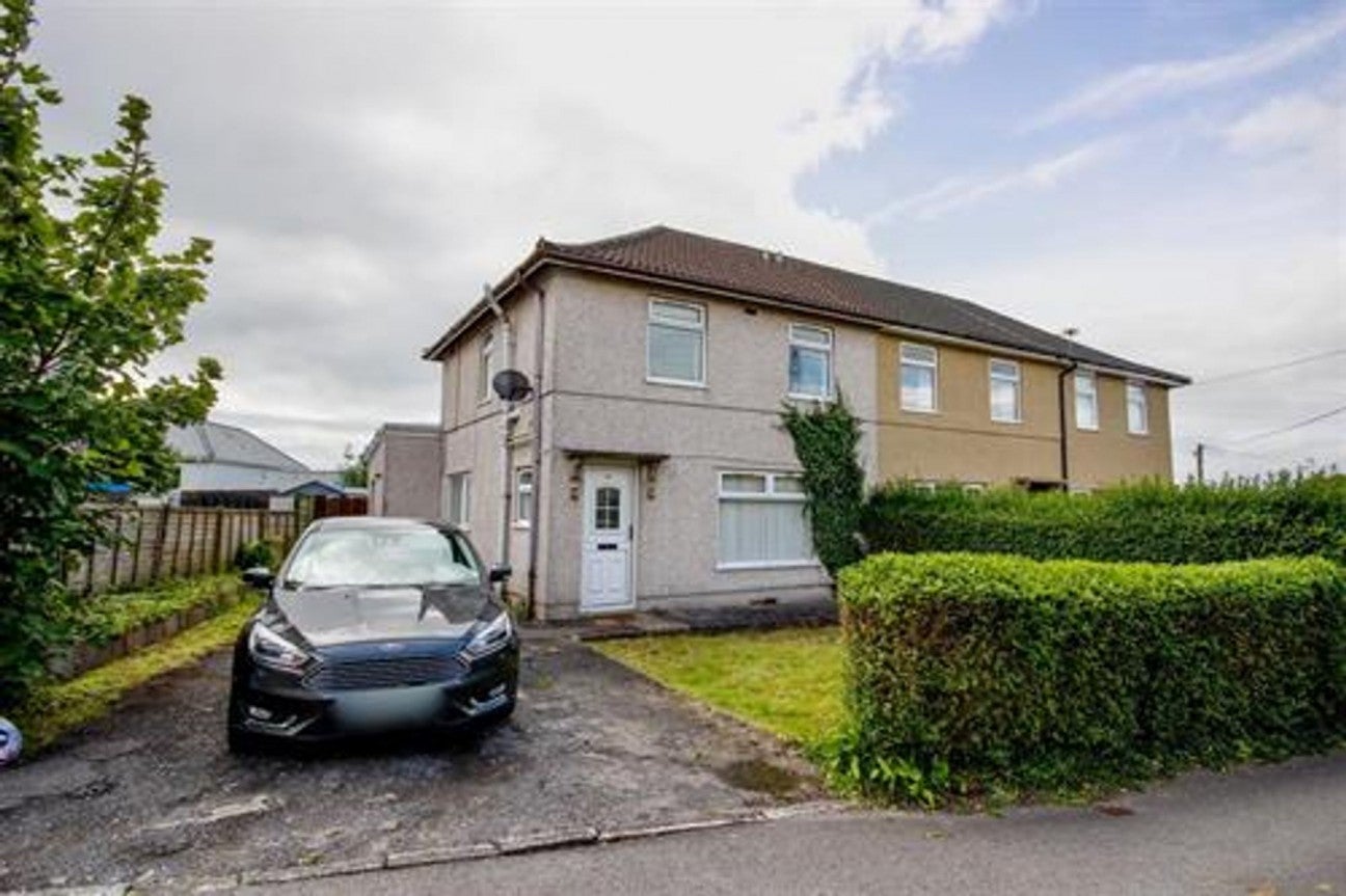 House Llwynon Crescent in Croespen-maen