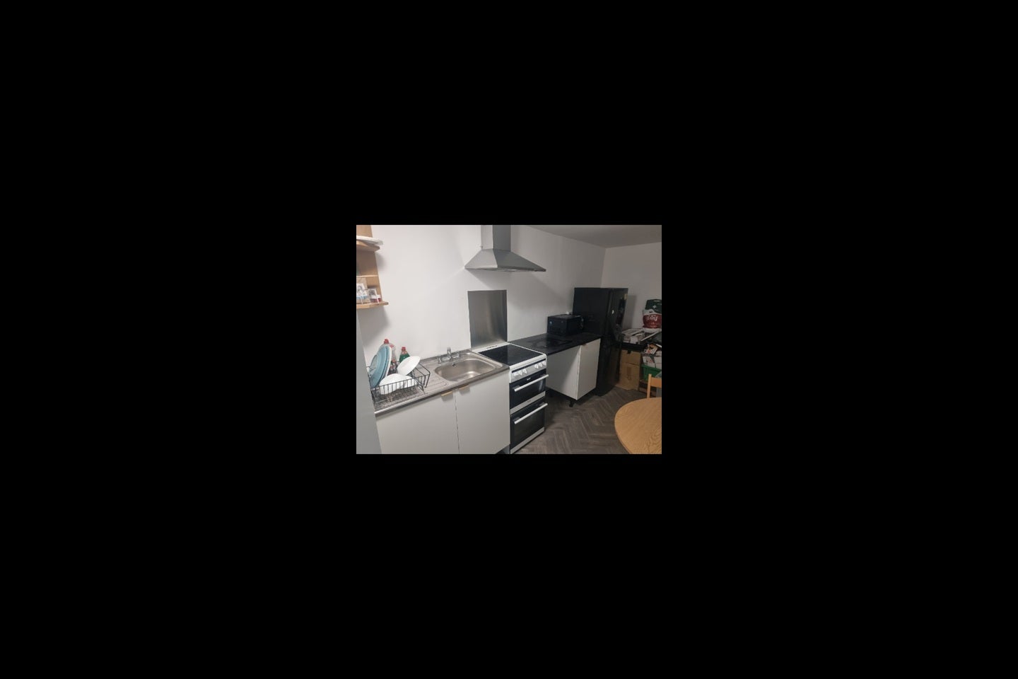 Flat Gloucester Road in Greater London