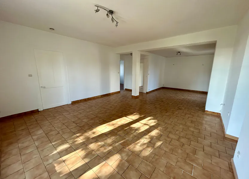 Flat Rue des Mesliers in Chambray-lès-Tours