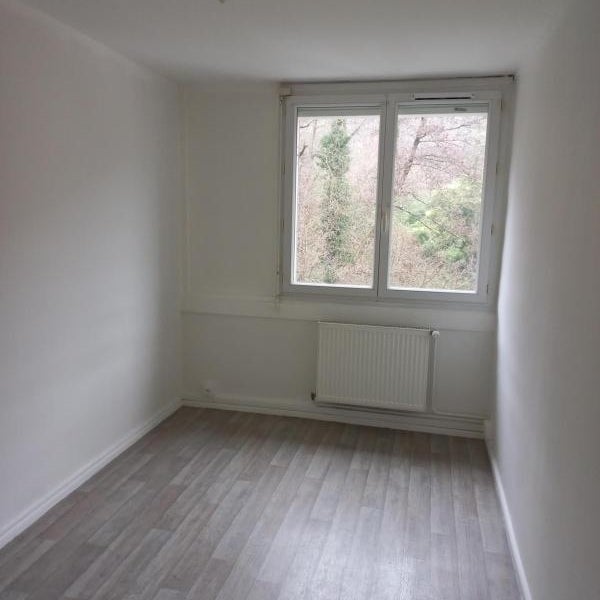Appartement Route de Saint-Jean de Bournay à Maubec