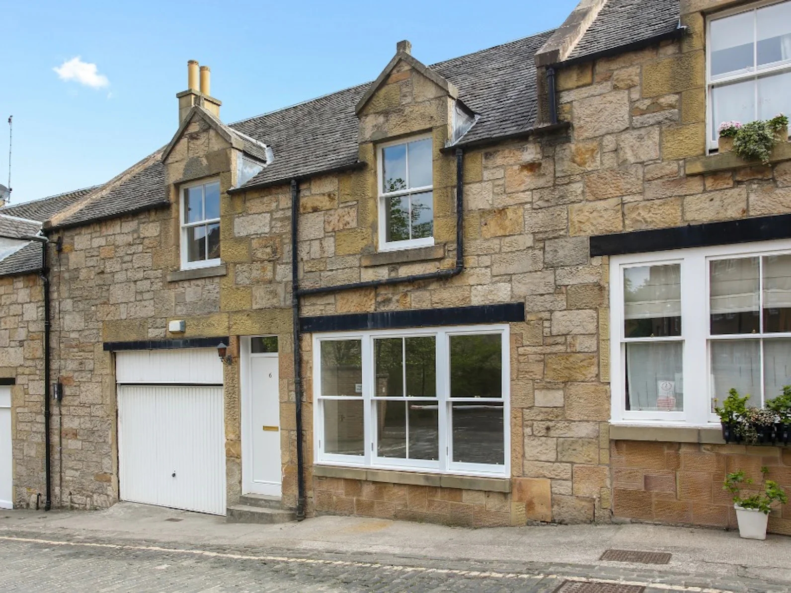 House Sunbury Mews in City of Edinburgh