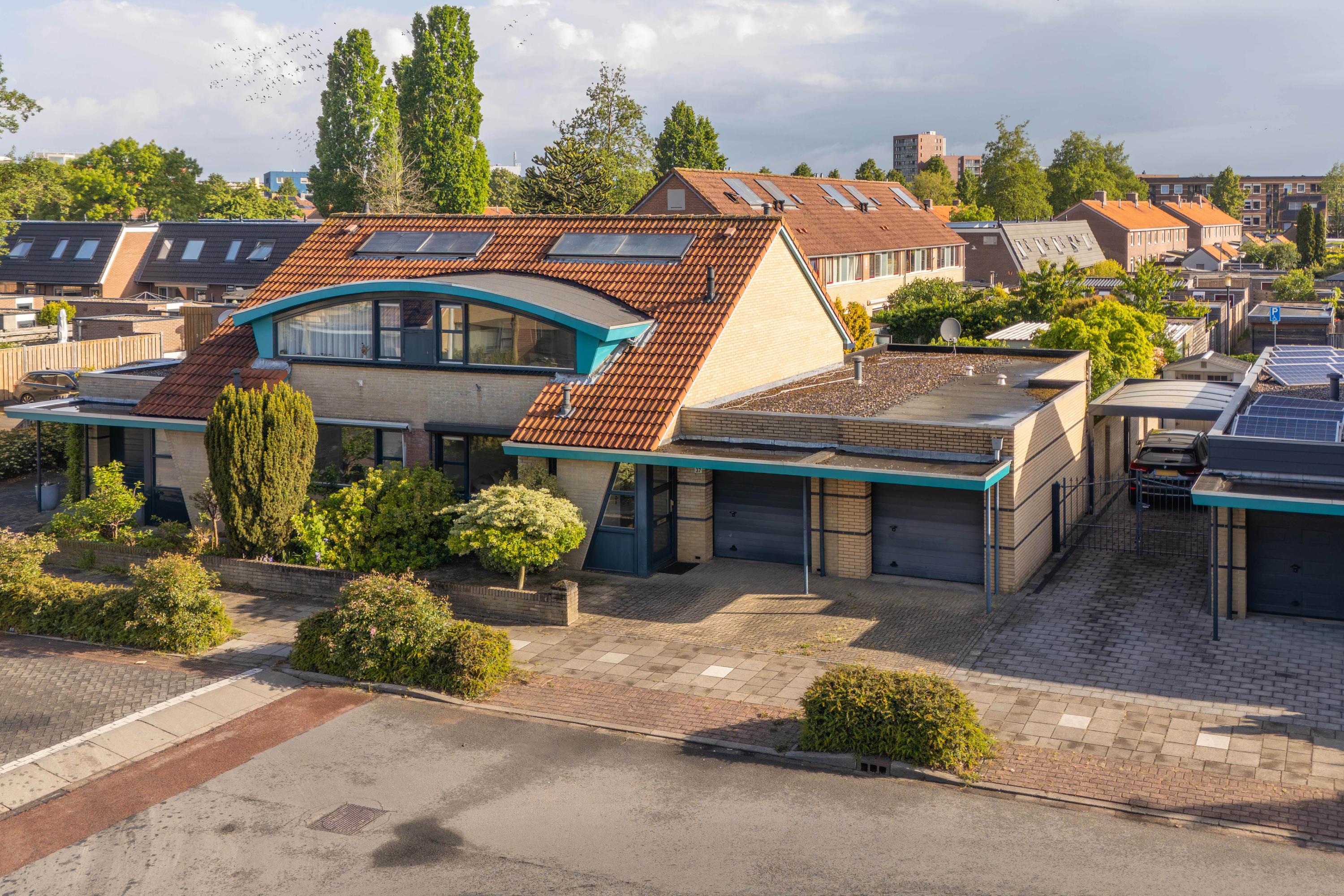 Huis De Hovenlaan 37 in Apeldoorn