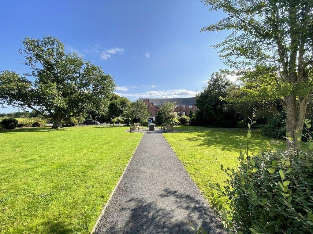 Flat Halliwell Crescent in South Ribble