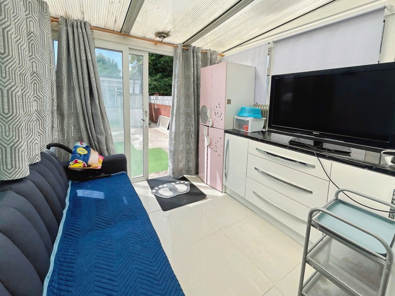 Flat Queens Gardens in Greater London