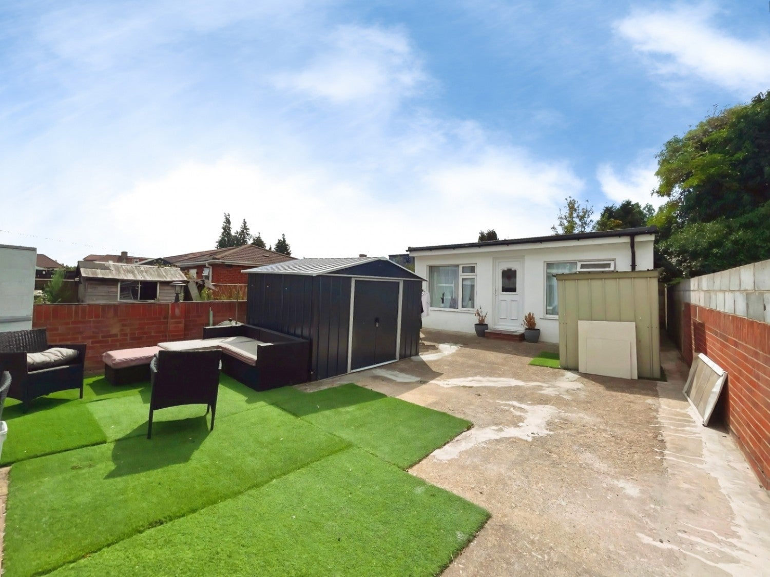 Flat Queens Gardens in Greater London