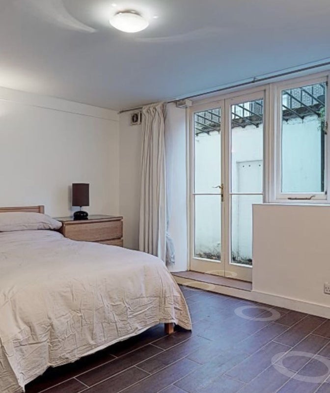 Flat Elia Street in Greater London