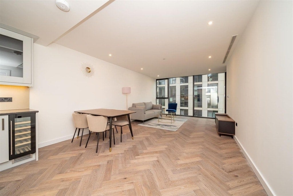 Flat Pennington Quay Walk in Greater London