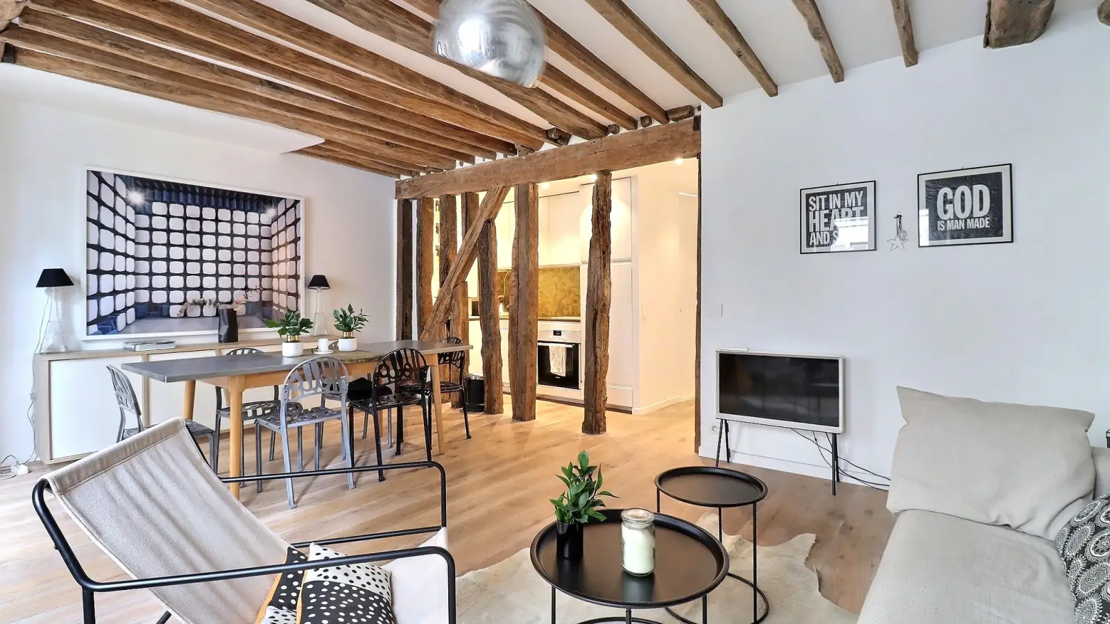 Flat Rue Amelot in Paris