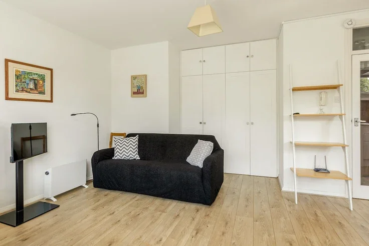 Flat Carlton Drive in Greater London