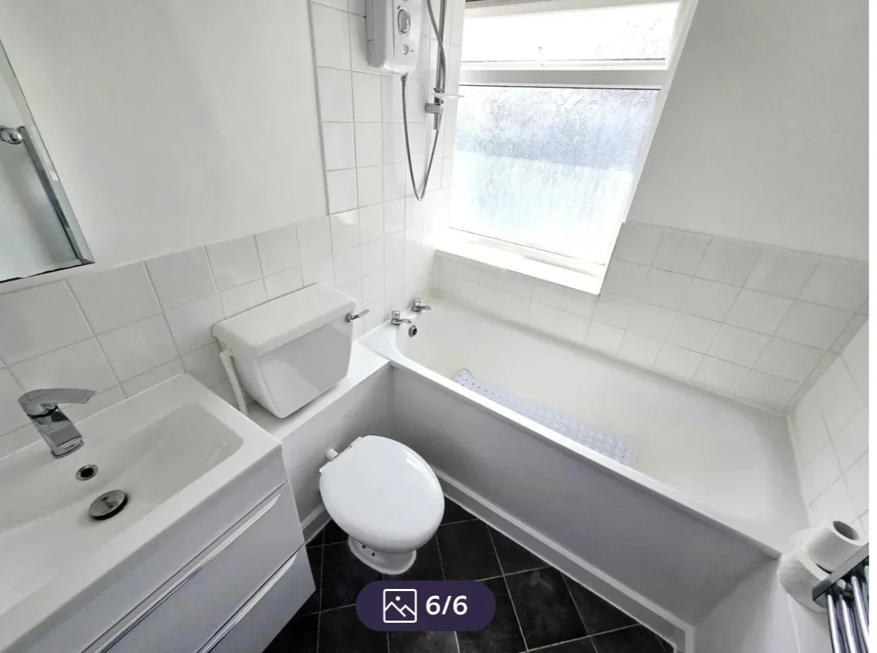 Flat Essex Road in Greater London