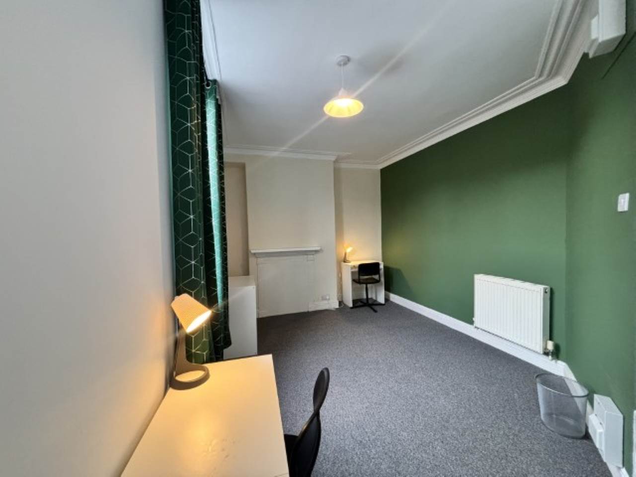 Room Aberdeen Drive in Leeds