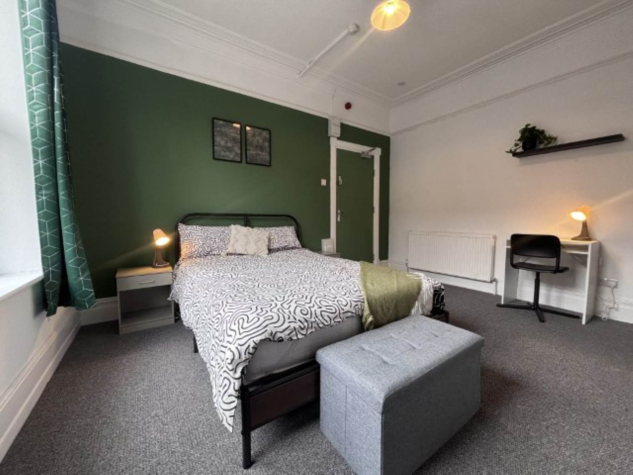 Room Aberdeen Drive in Leeds