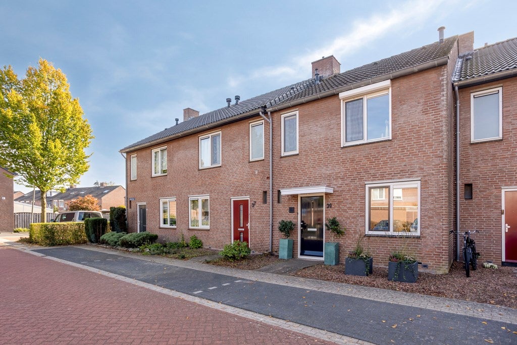 Tussenwoning te koop: Schansstraat 39, Horst