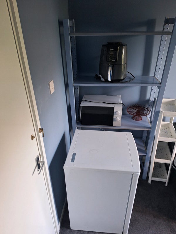Room Bow Road in Greater London