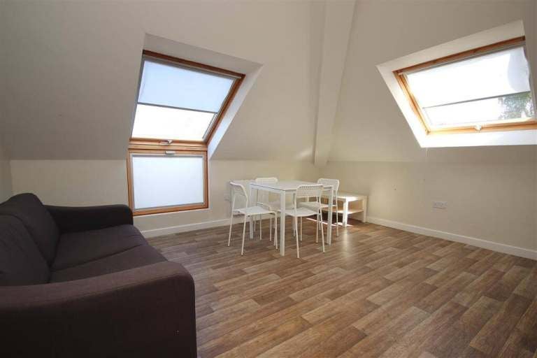Flat Crossways Gardens in Cambridge