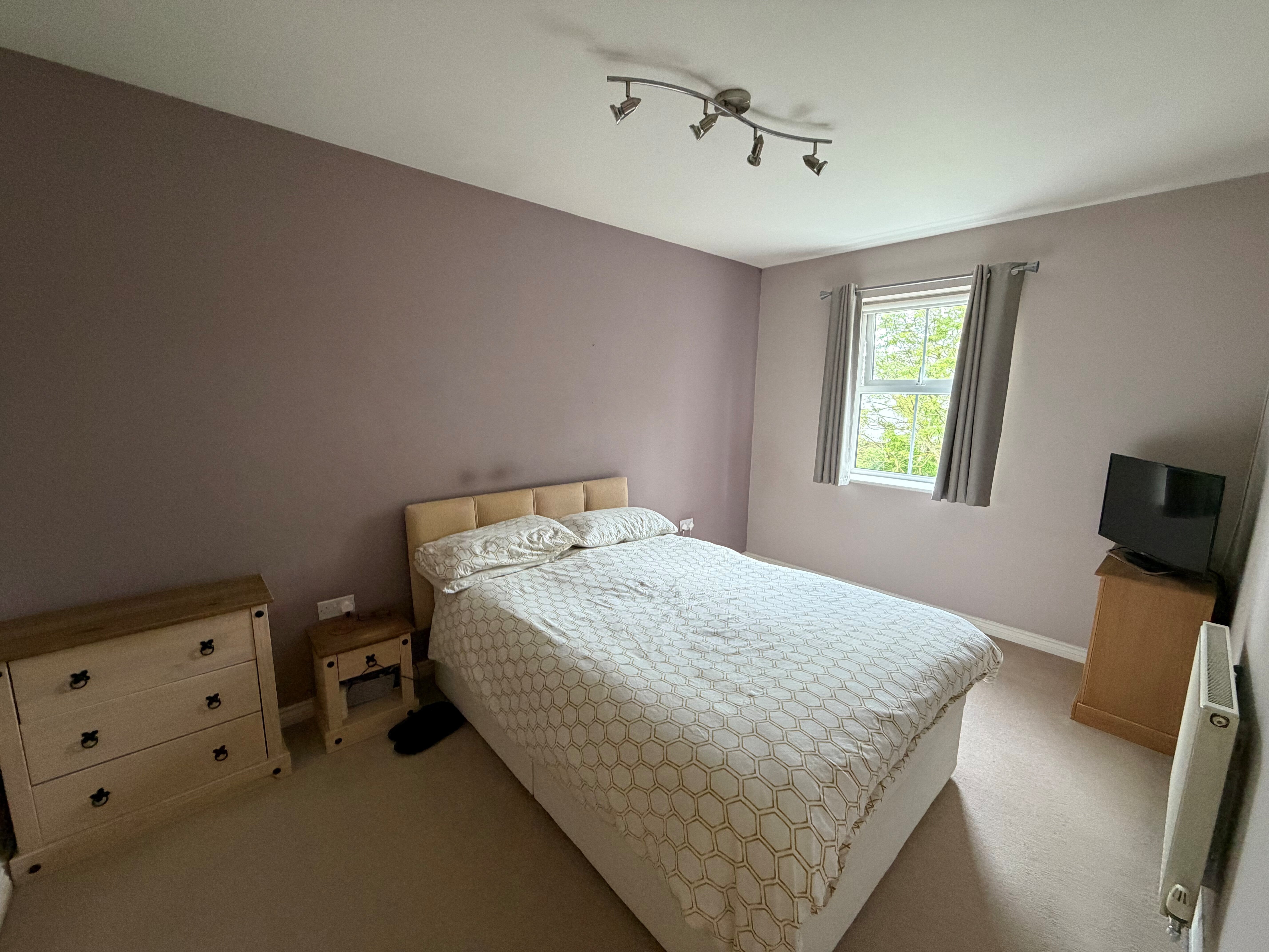 Flat Oak Crescent in North West Leicestershire
