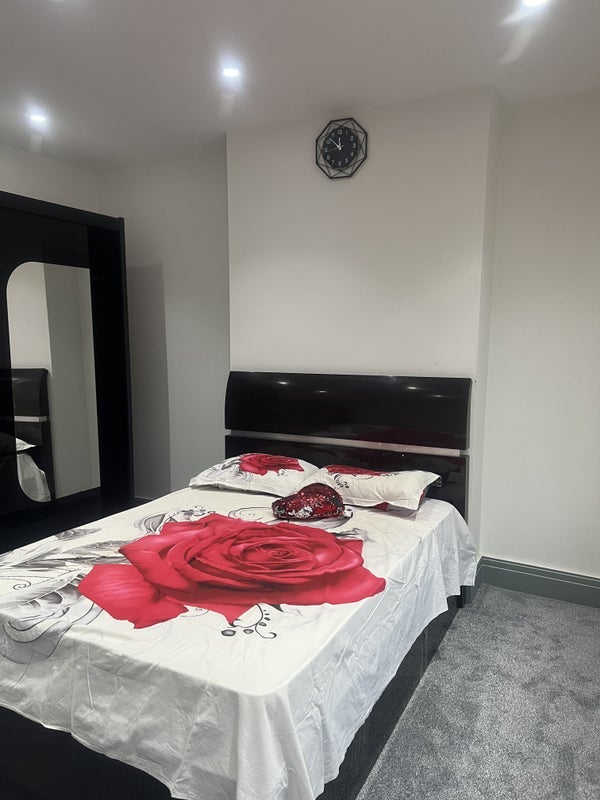 Room Colliers Water Lane in Greater London