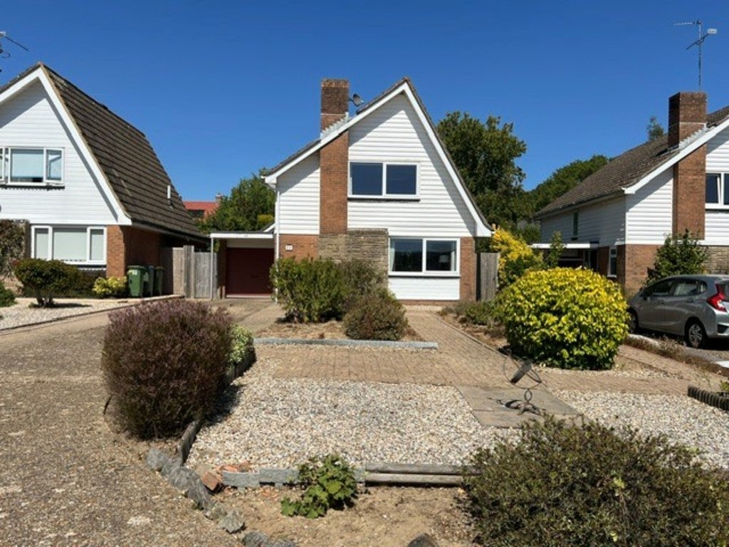House Bannister Gardens in Storrington