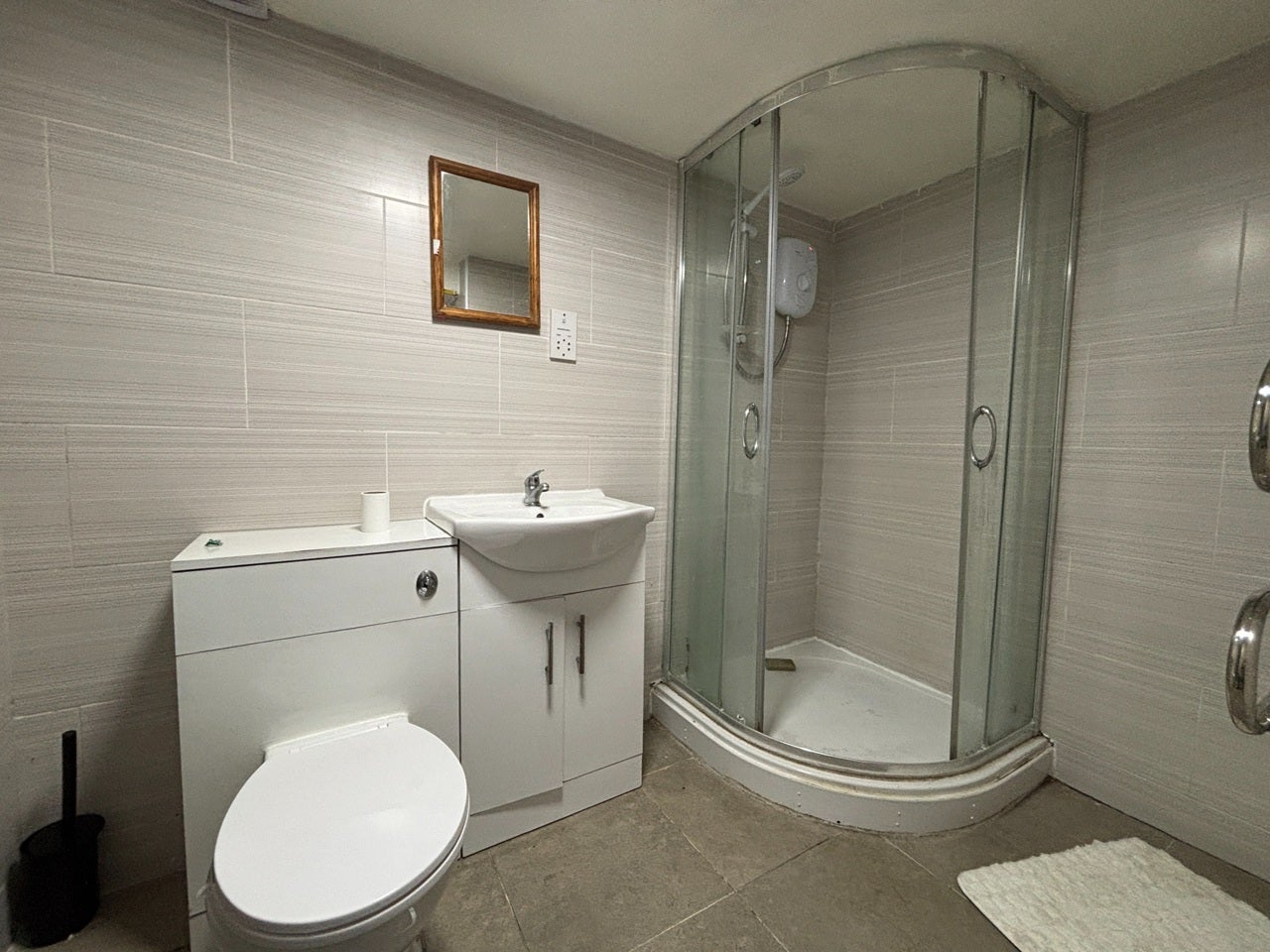 Flat Upper Bond Street in Hinckley and Bosworth