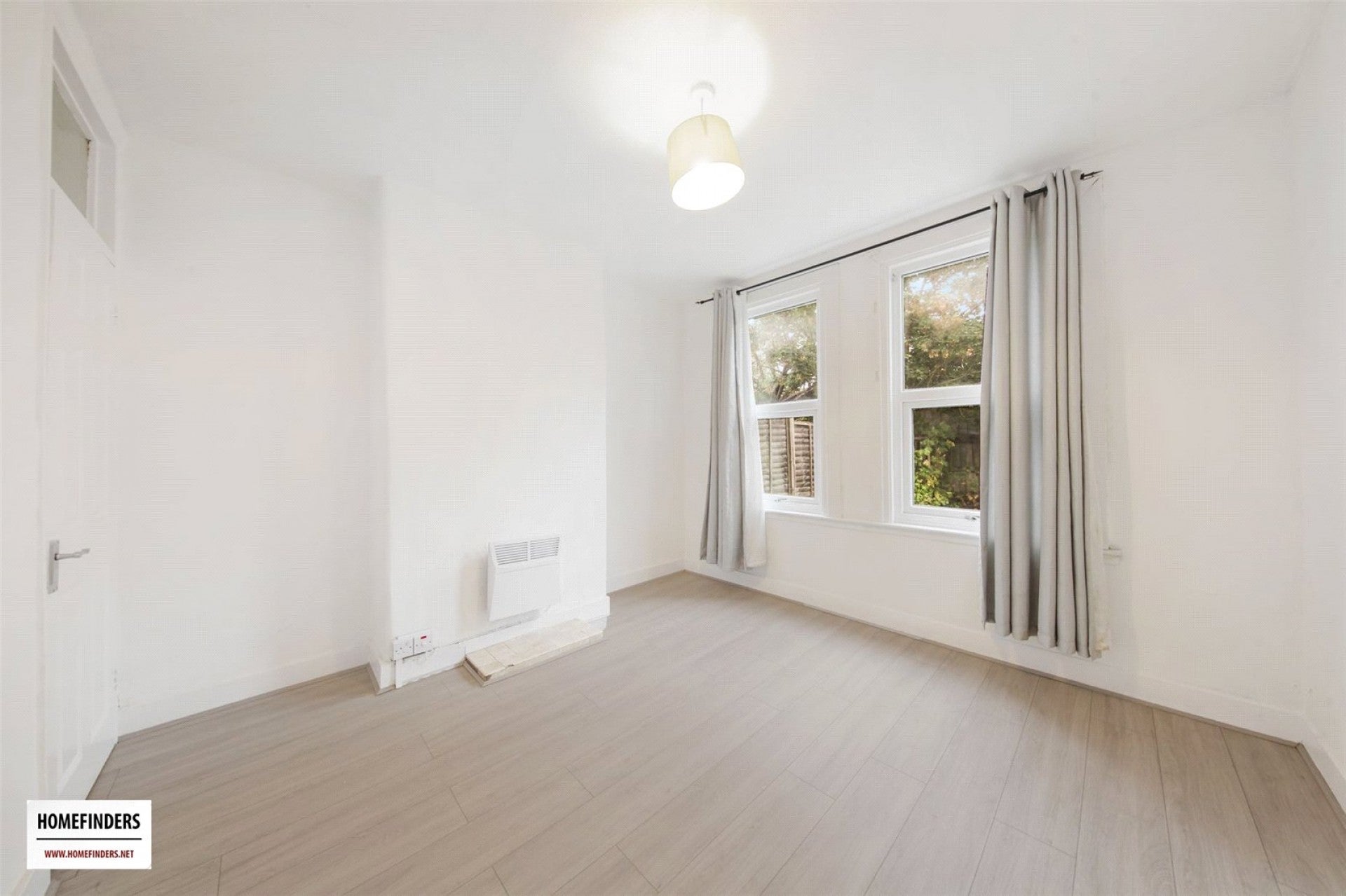 Flat Seymour Road in Greater London