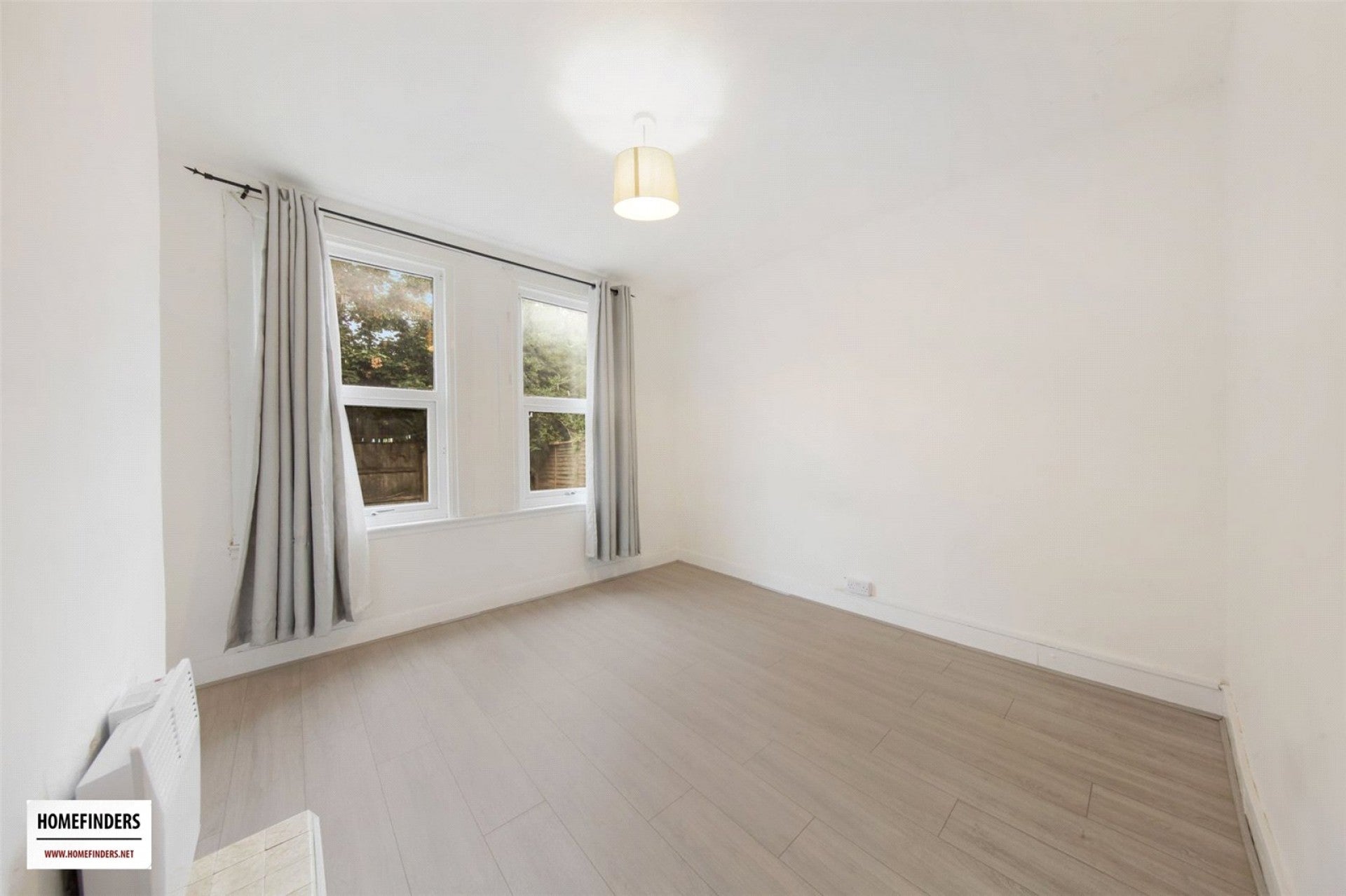 Flat Seymour Road in Greater London