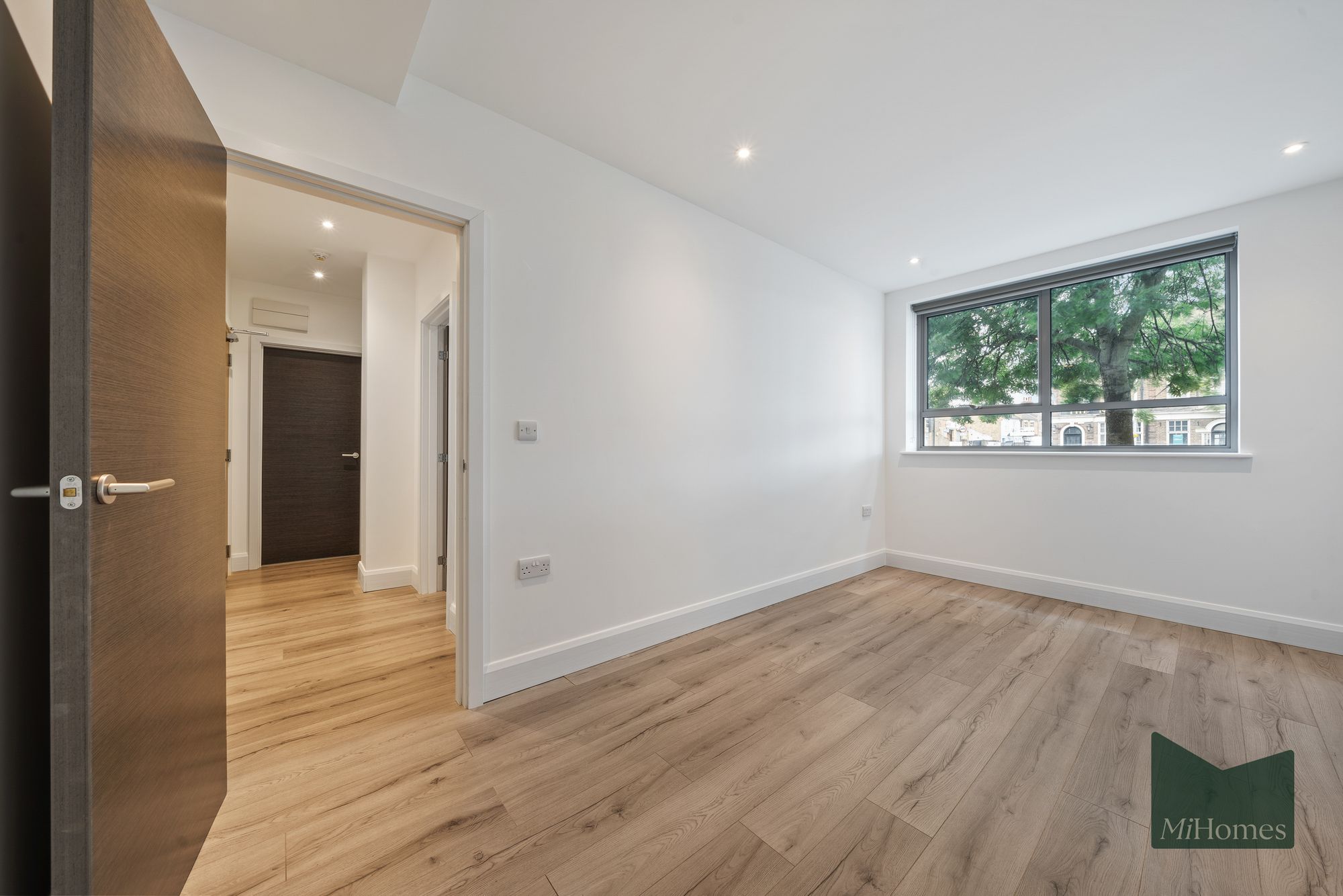 Flat Uxbridge Road in Greater London