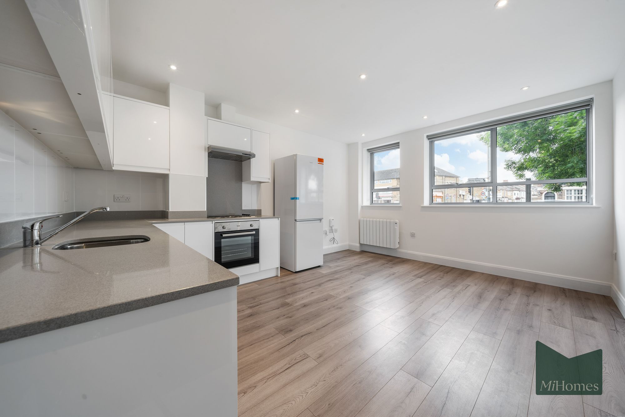 Flat Uxbridge Road in Greater London