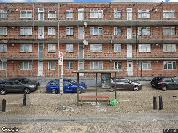 Flat Western Avenue in Greater London
