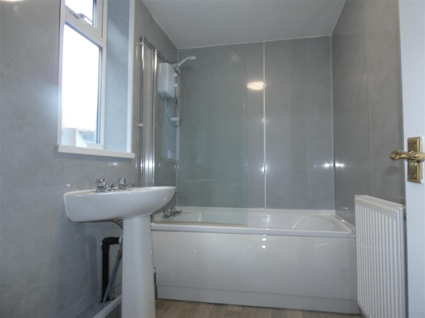 Flat Chillingham Road in Newcastle upon Tyne