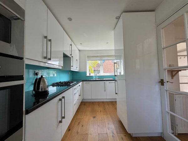 Flat Cow Lane in London Borough of Southwark