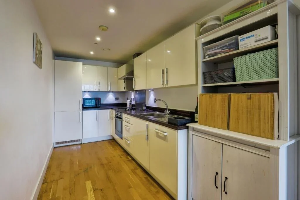 Room Grand Depot Road in Greater London