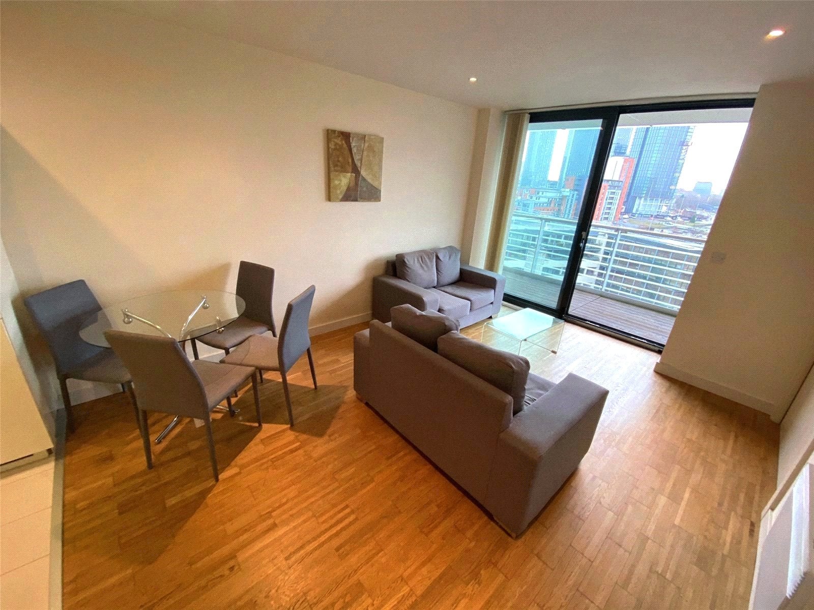 Flat Kelso Place in Manchester