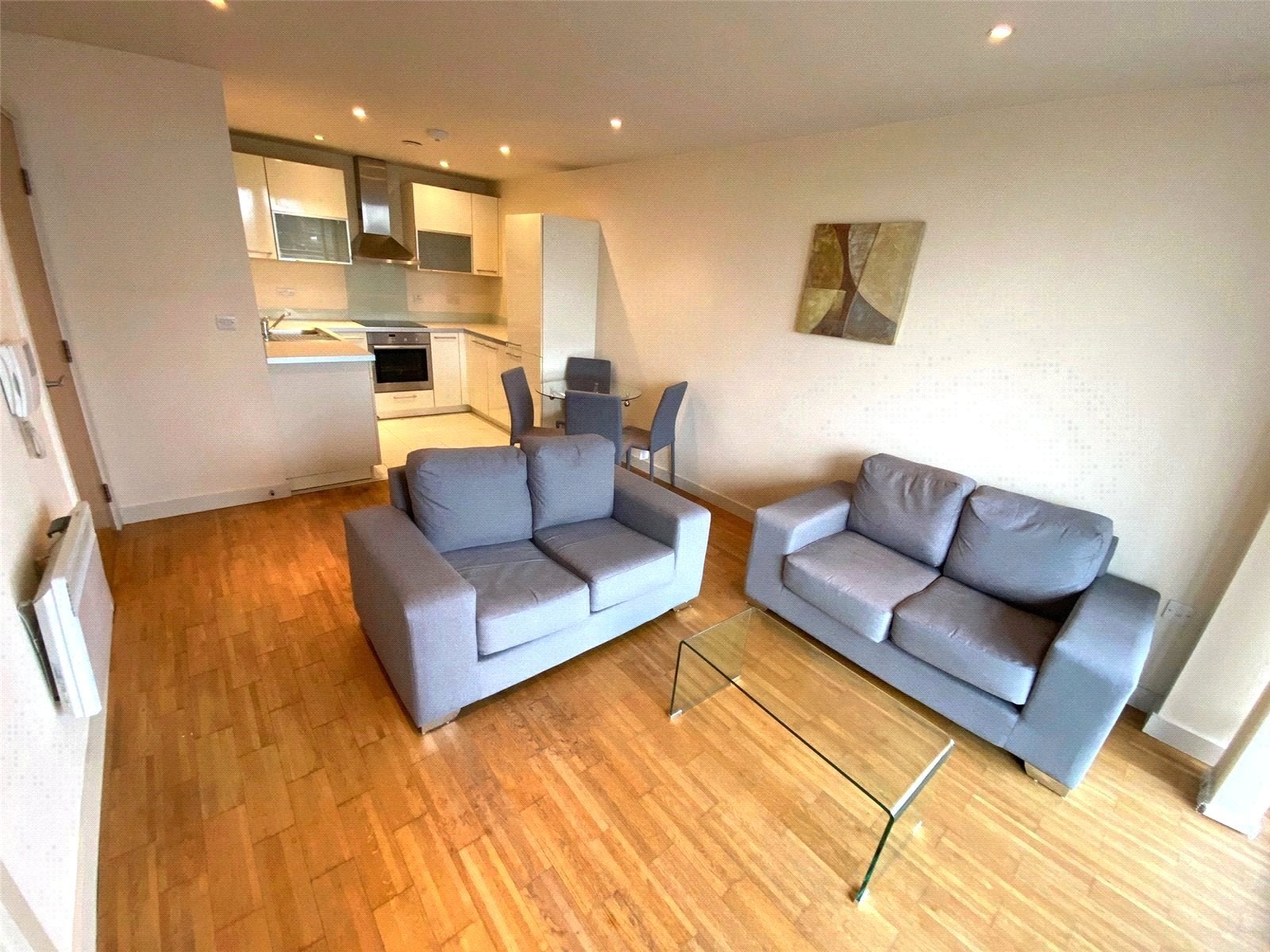 Flat Kelso Place in Manchester