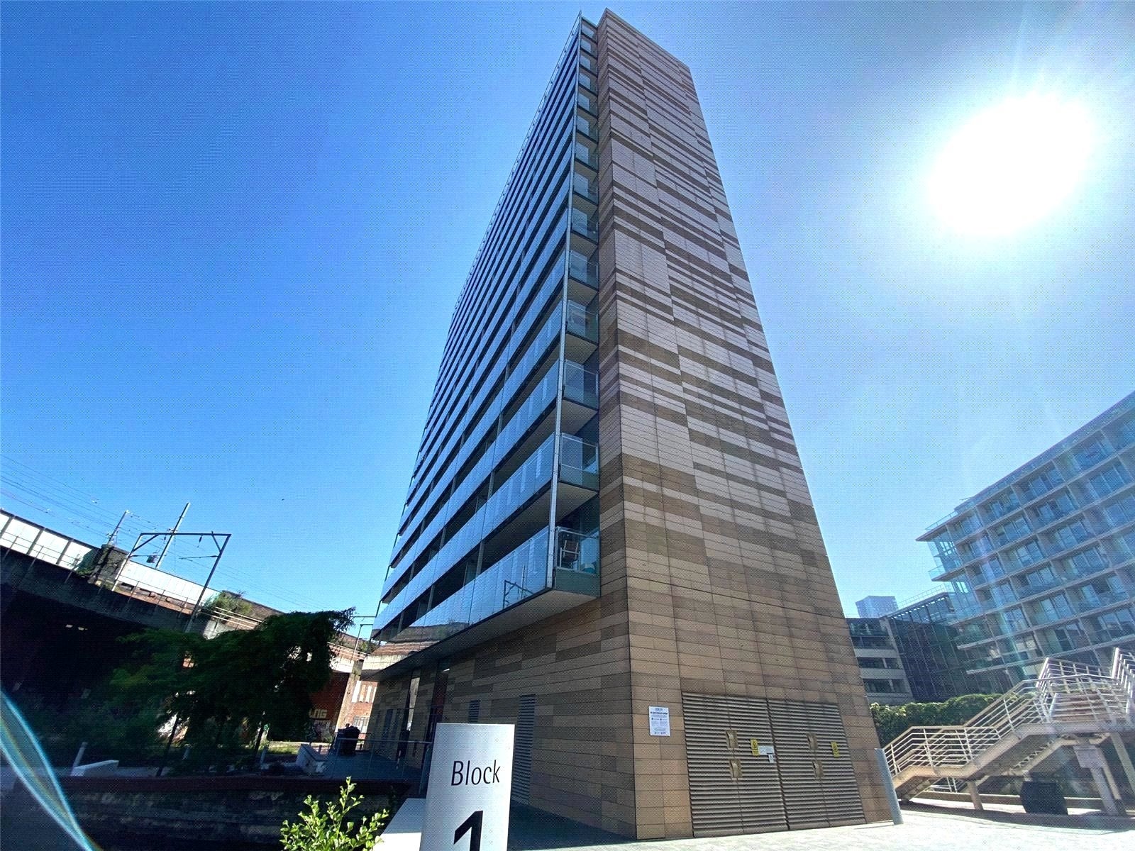 Flat Kelso Place in Manchester