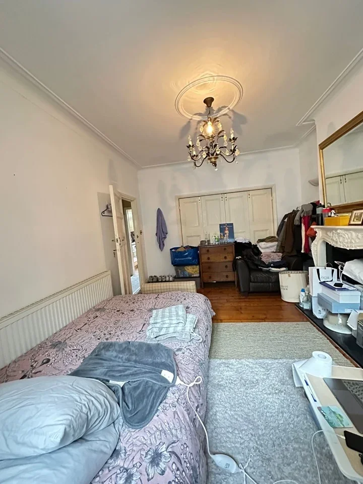 Room Briarwood Road in Greater London
