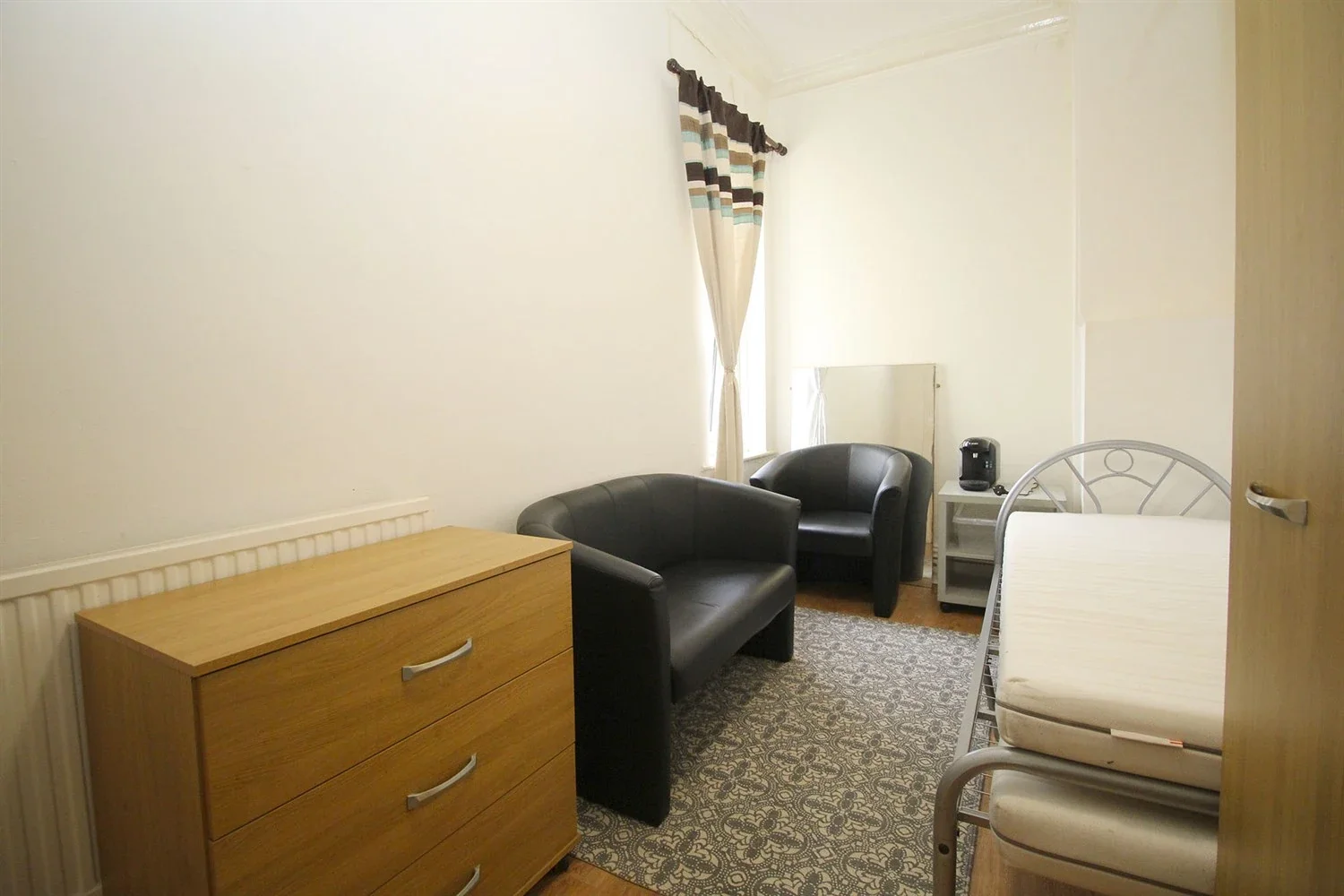 Room Clarence Street in Charnwood