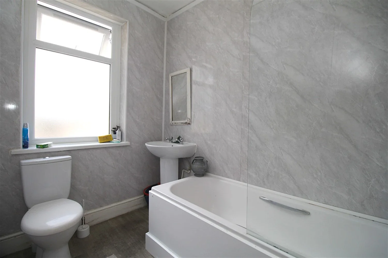 Room Clarence Street in Charnwood