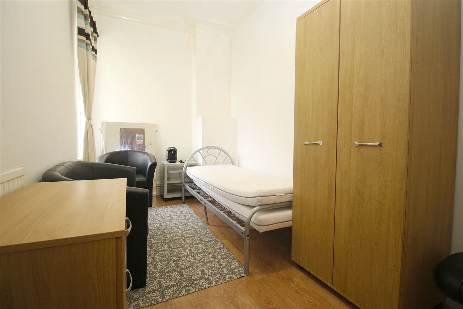 Room Clarence Street in Charnwood