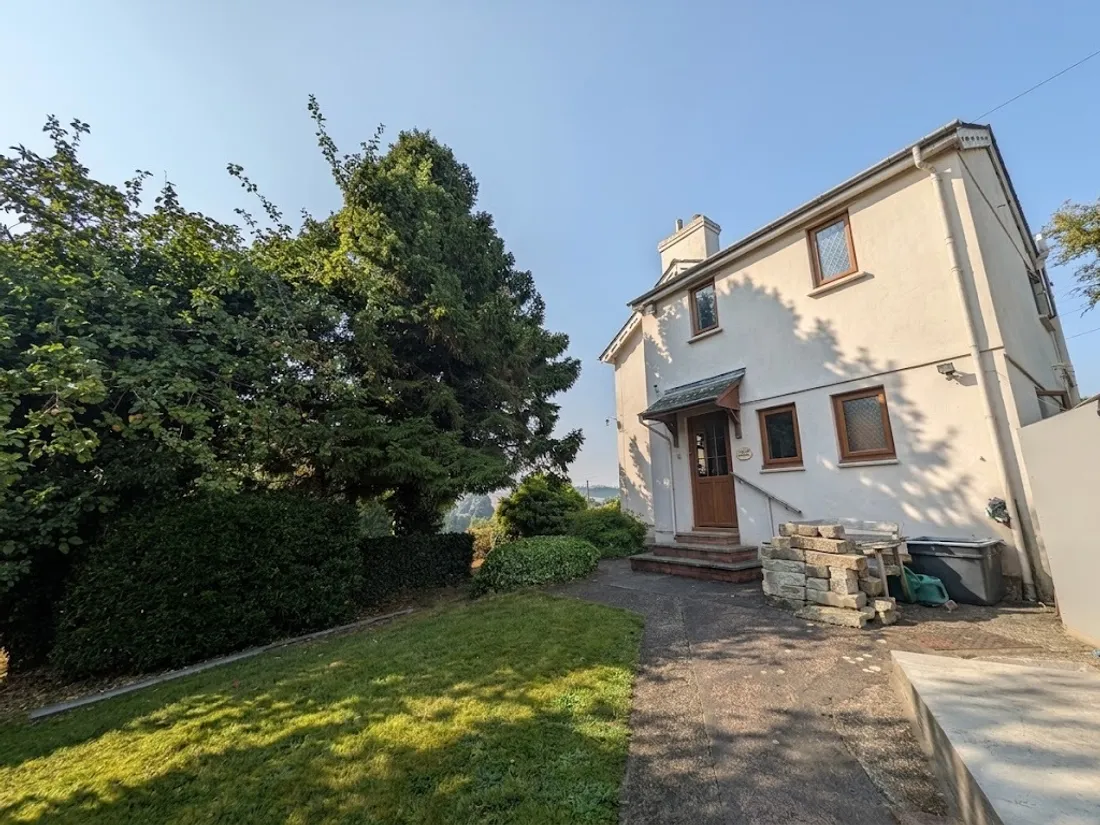 House B4521 in Cross Ash