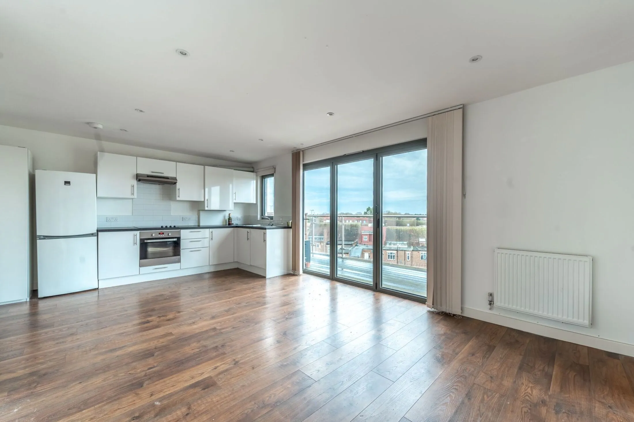 Flat Imperial Drive in Greater London
