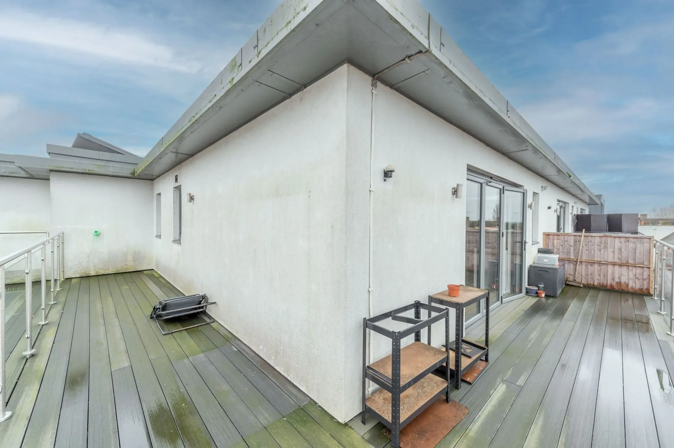 Flat Imperial Drive in Greater London